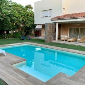 Piscina de obra con liner de color Beige