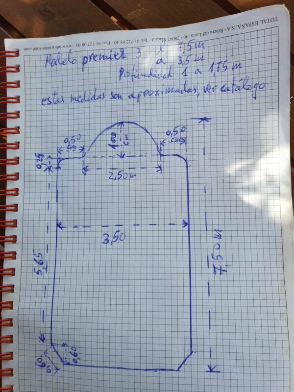 Manta térmica Geobubble reforzada 700 micras Azul de medidas: 7,50m x 3,50m con forma croquis + Enrollador + Protector reflectante (regalo) - Imagen 2